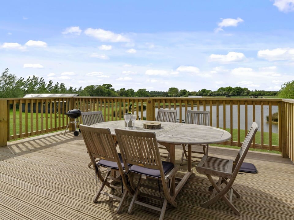 Shade, Mountain Range, Outdoor Structure, Eco Hotel, Deck, Outdoor Furniture, Garden, Chair, Landscaping, Hardwood