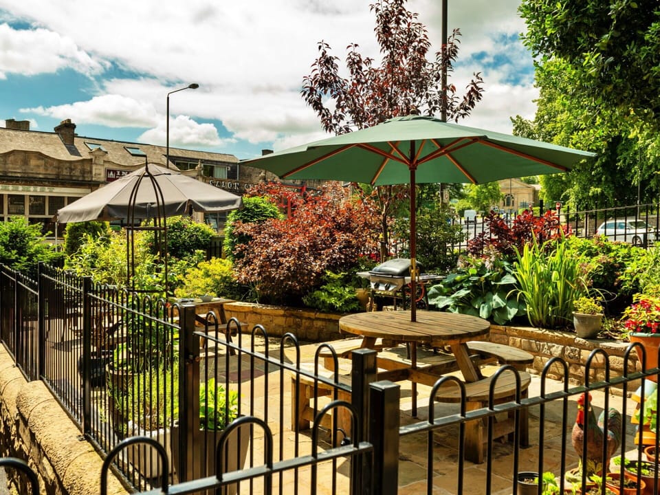 Deck, Shade, Hardwood, Outdoor Furniture, Balcony, Plank, Eco Hotel, Swimming Pool, Wood Flooring, Resort