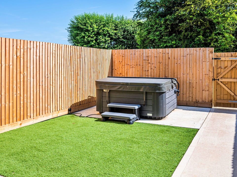 Deck, Shade, Hardwood, Outdoor Furniture, Balcony, Plank, Eco Hotel, Swimming Pool, Wood Flooring, Resort