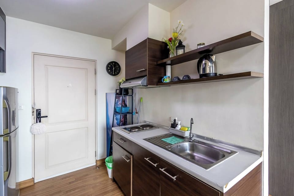 Condo, 1 Bedroom, Balcony, City View | Interior