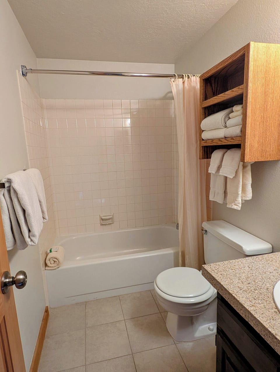 Full bath upstairs