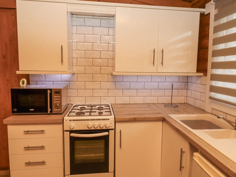 Cookware/dishes/utensils