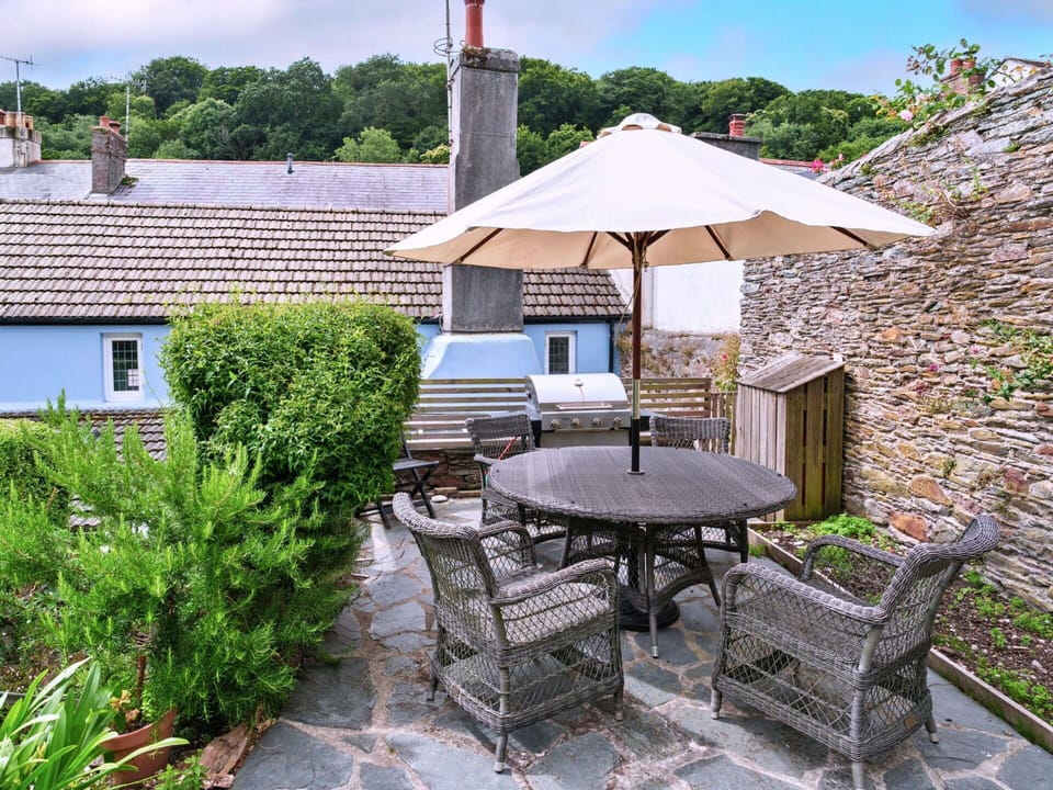 Furniture, Outdoor Furniture, Table, Chair, Outdoor Table, Cottage, Flagstone, Kitchen & Dining Room Table, Garden