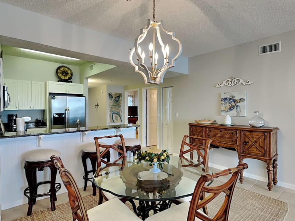 Dining Area - Seating for Four