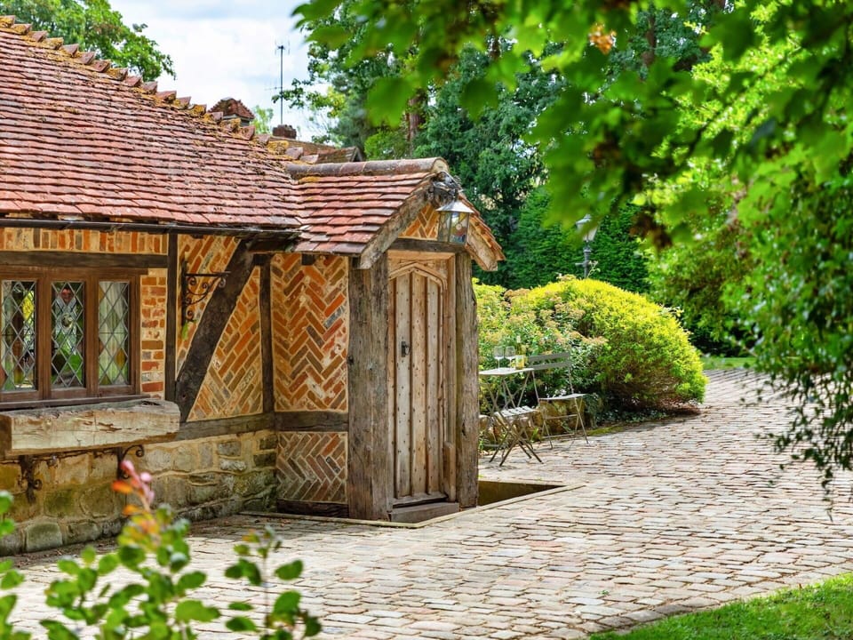 Wood, House, Roof, Architecture, Cottage, Shrub, Rural Area, Landscape, Land Lot