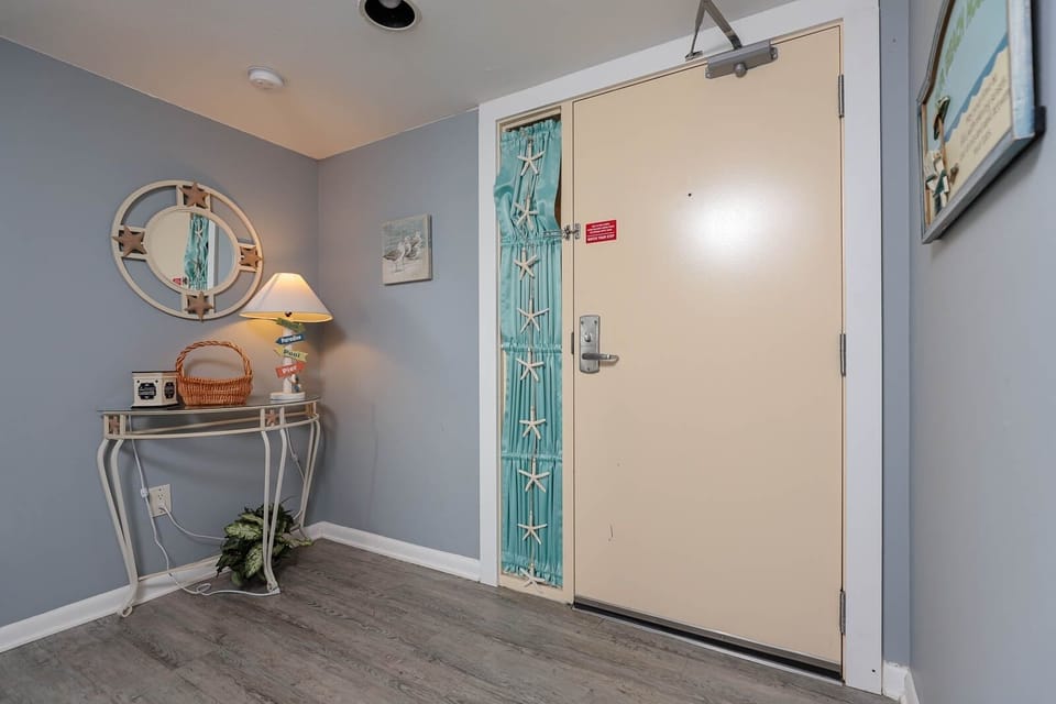 Condo, 3 Bedrooms | Interior