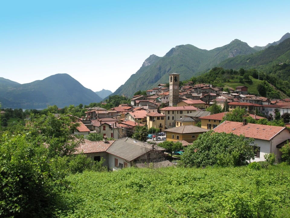 Mountainous Landforms, Hill, Mountain, Highland, House, Mountain Range, Hill Station, Residential Area, Rural Area, Village