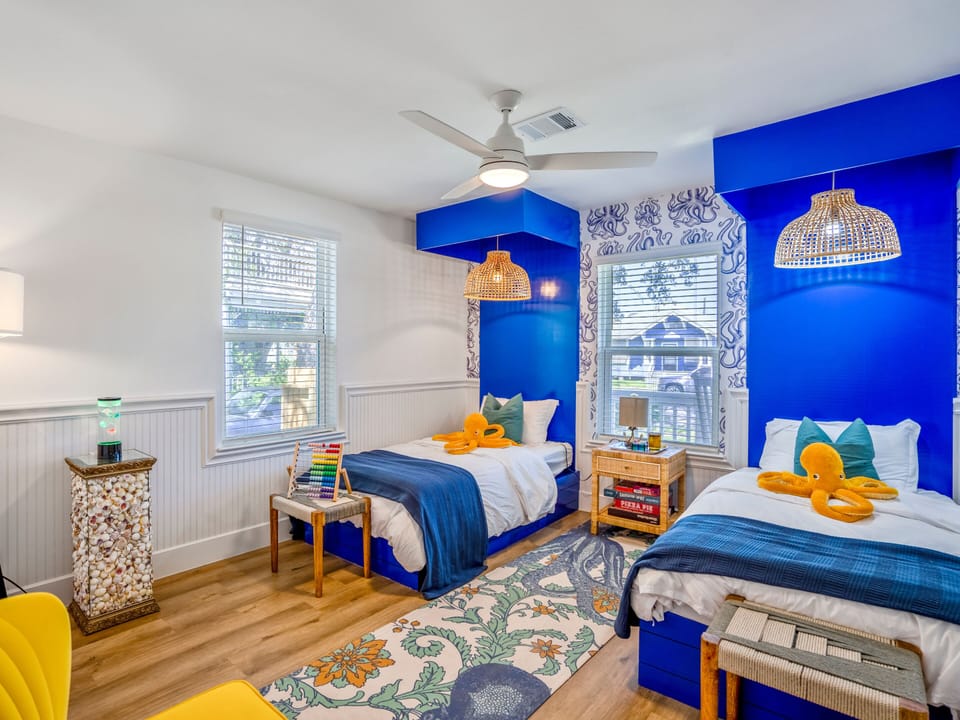 Third Bedroom - Two Twin Beds