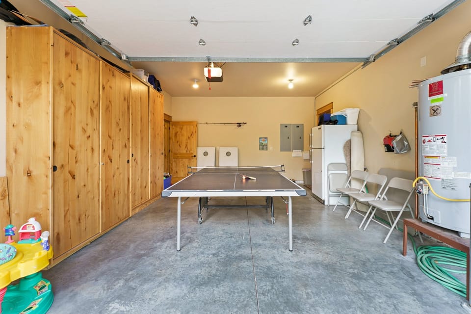 House, 6 Bedrooms | Game room