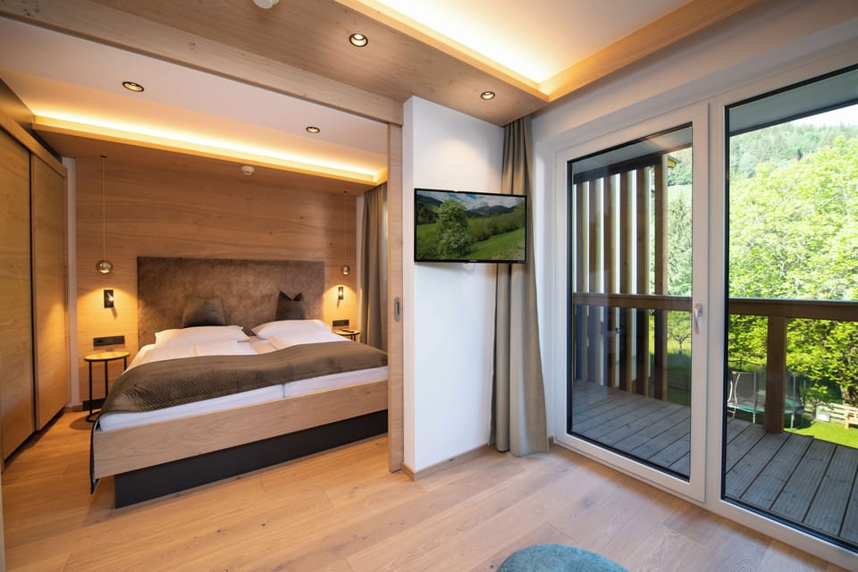 Premium Double Room | Premium bedding, in-room safe, desk, soundproofing