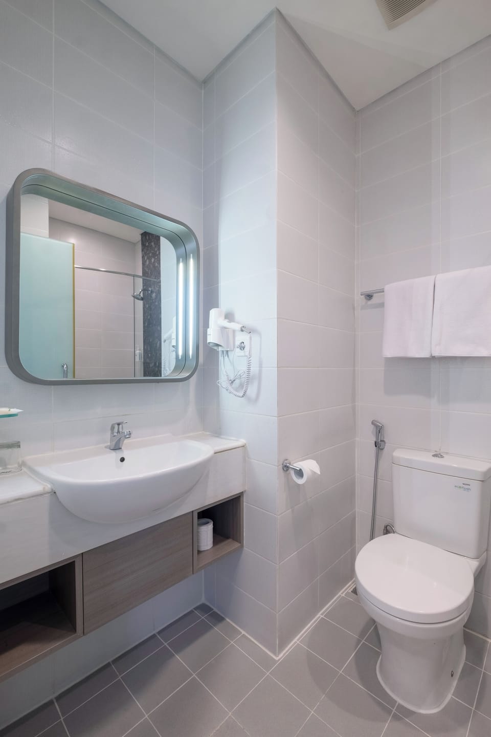 Shower, free toiletries, hair dryer, bathrobes