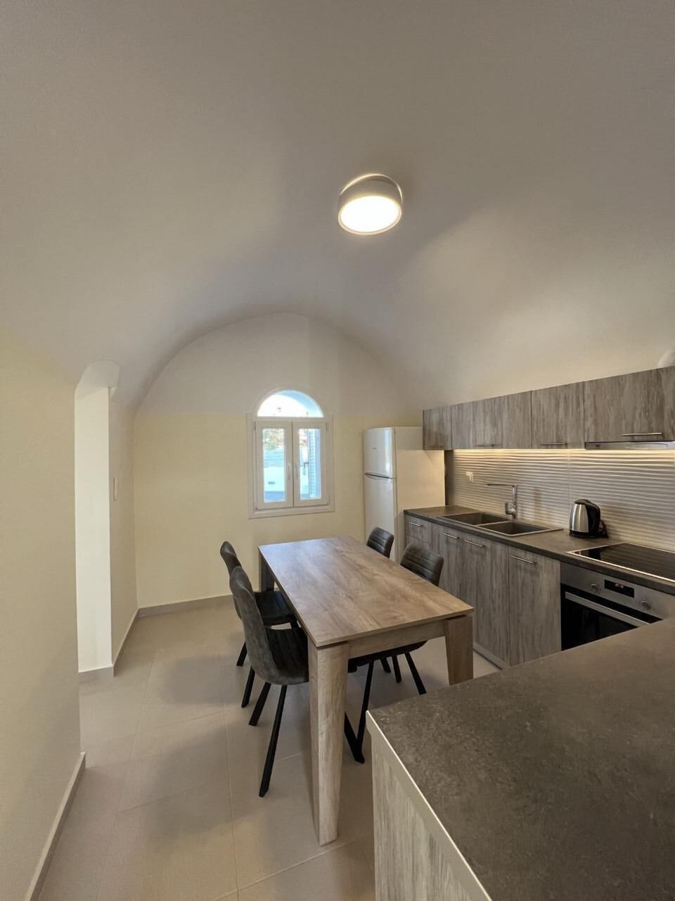 Deluxe Villa, Courtyard View | Private kitchen