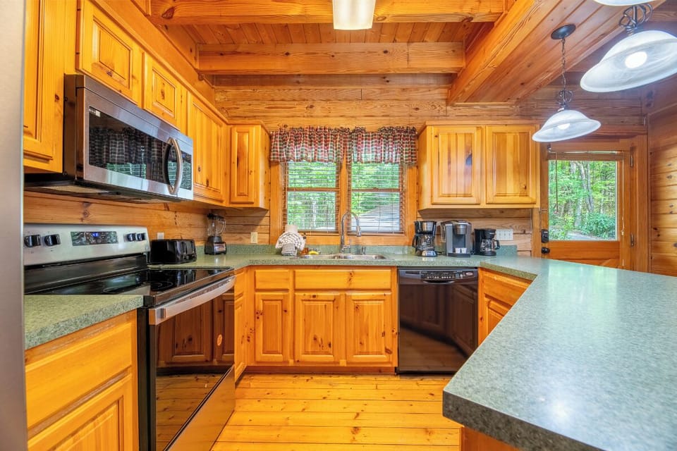 Thatta Way Hideaway's fully-equipped kitchen