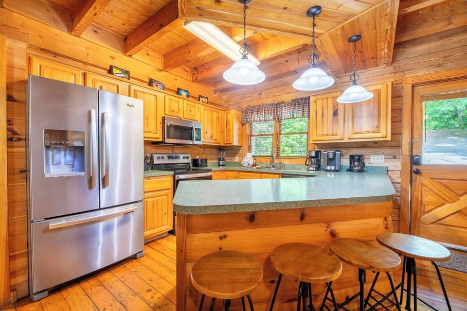 Thatta Way Hideaway's fully-equipped kitchen