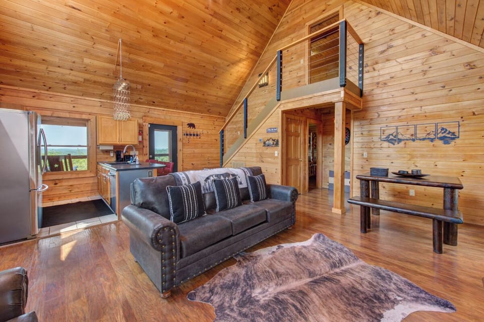 Lakeview Serenity's cozy living area