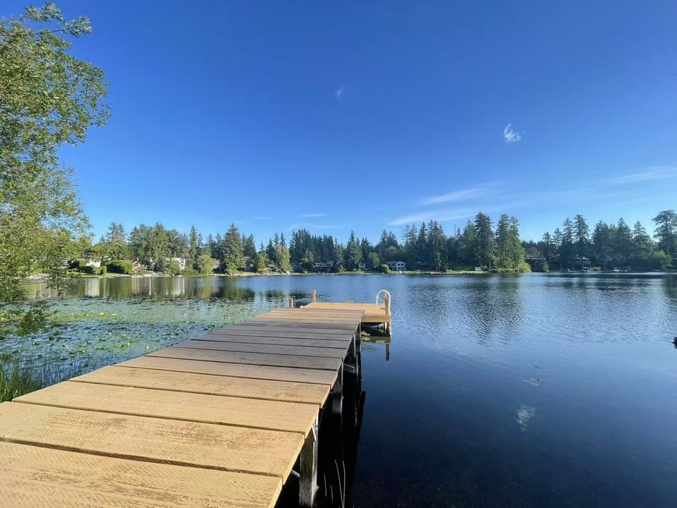 Luxury House, Lake View, Lakeside (4 Bedrooms) | Lake view