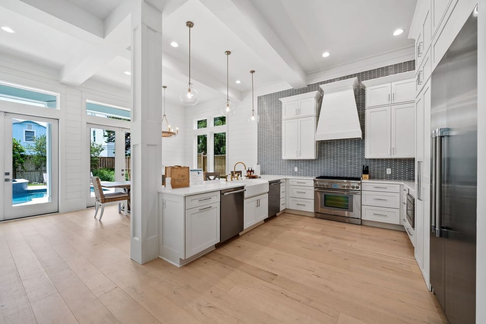 House, 6 Bedrooms | Private kitchen | Coffee/tea maker, fridge, oven, stovetop