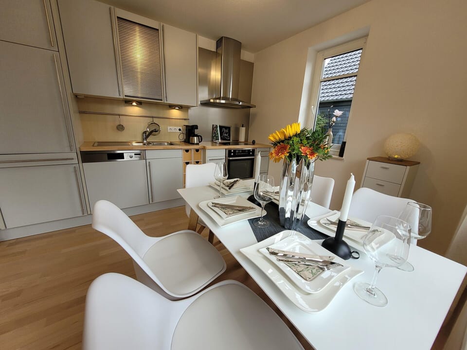Apartment | Private kitchen | Cookware/dishes/utensils