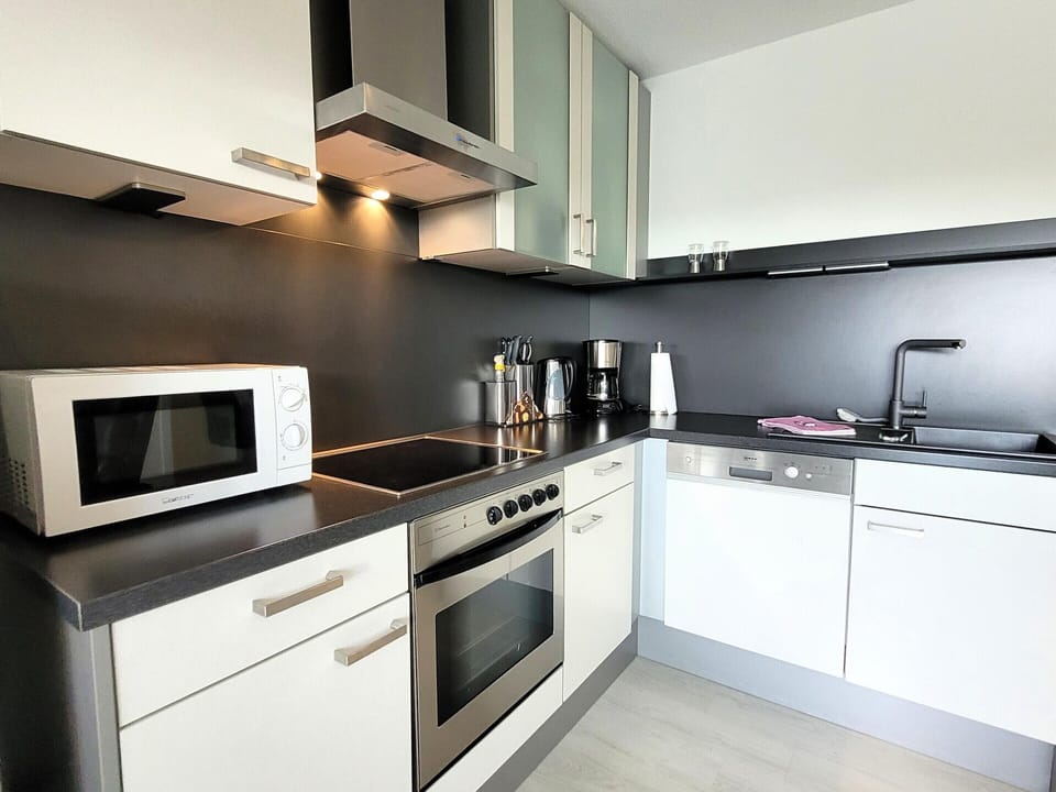 Apartment | Private kitchen | Cookware/dishes/utensils
