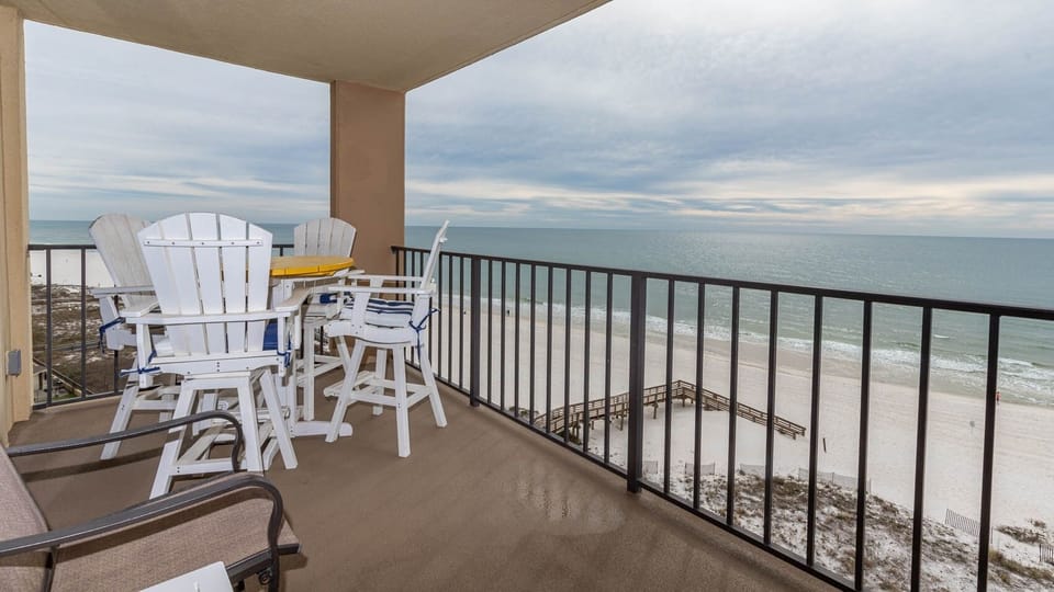 Condo, 3 Bedrooms | Property grounds