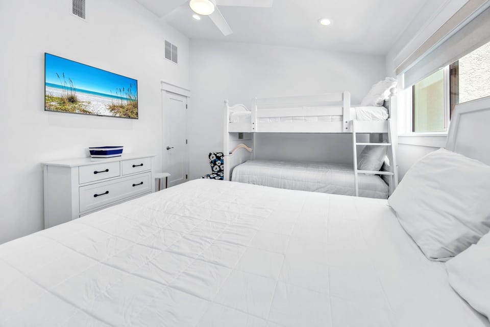 Guest bedroom