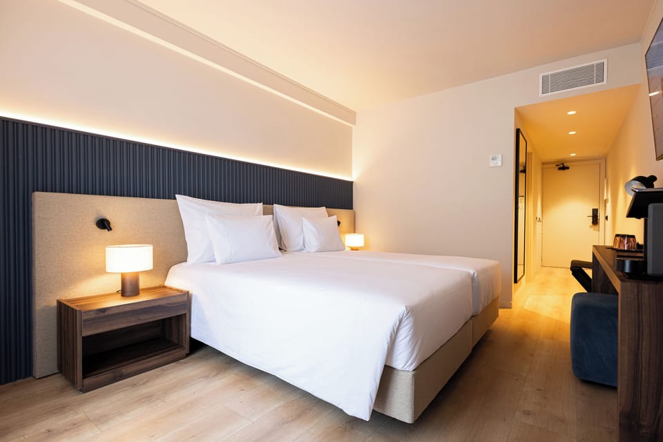 In-room safe, soundproofing, free WiFi
