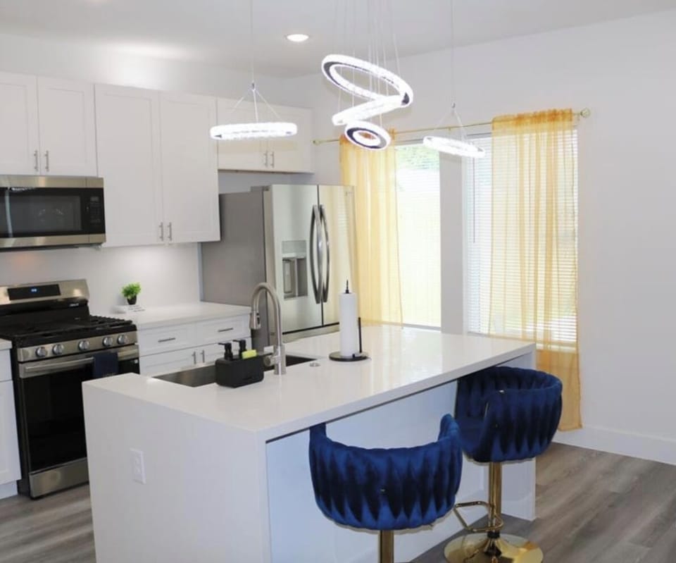 Fully stocked kitchen equipped with all the necessities one would need. 