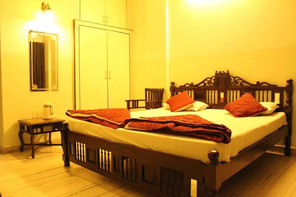 Standard Double Room | Soundproofing