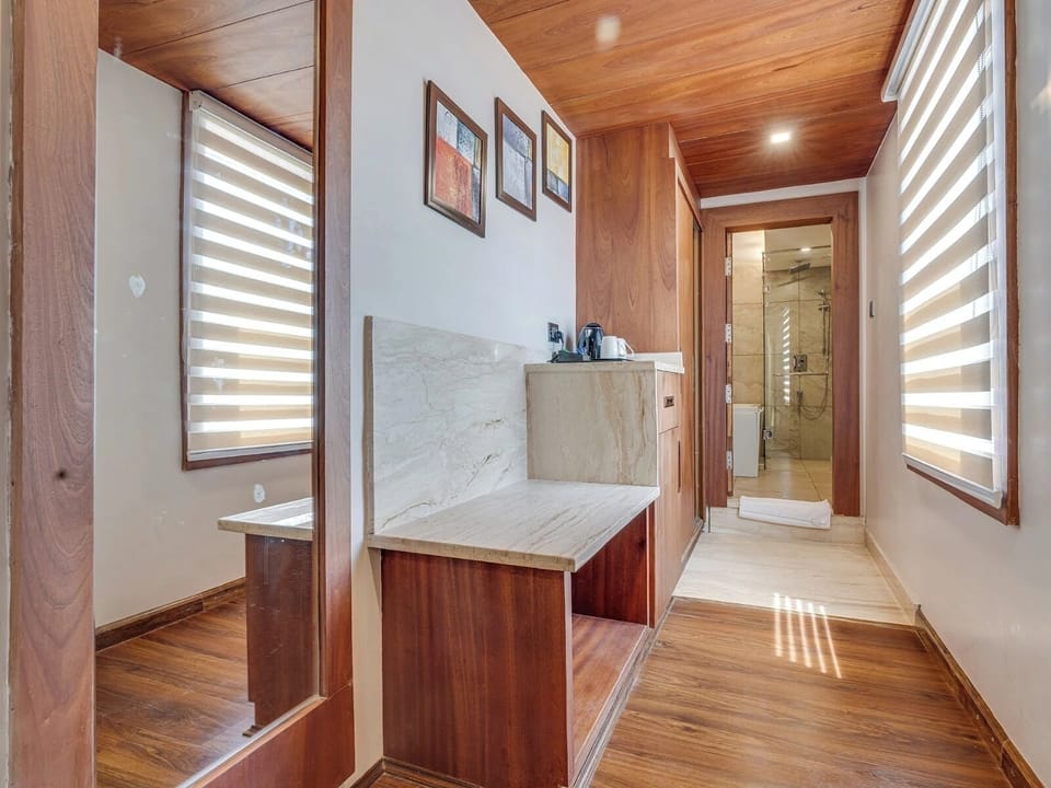 Royal Suite, Balcony, Mountain View | In-room safe, desk, laptop workspace, soundproofing