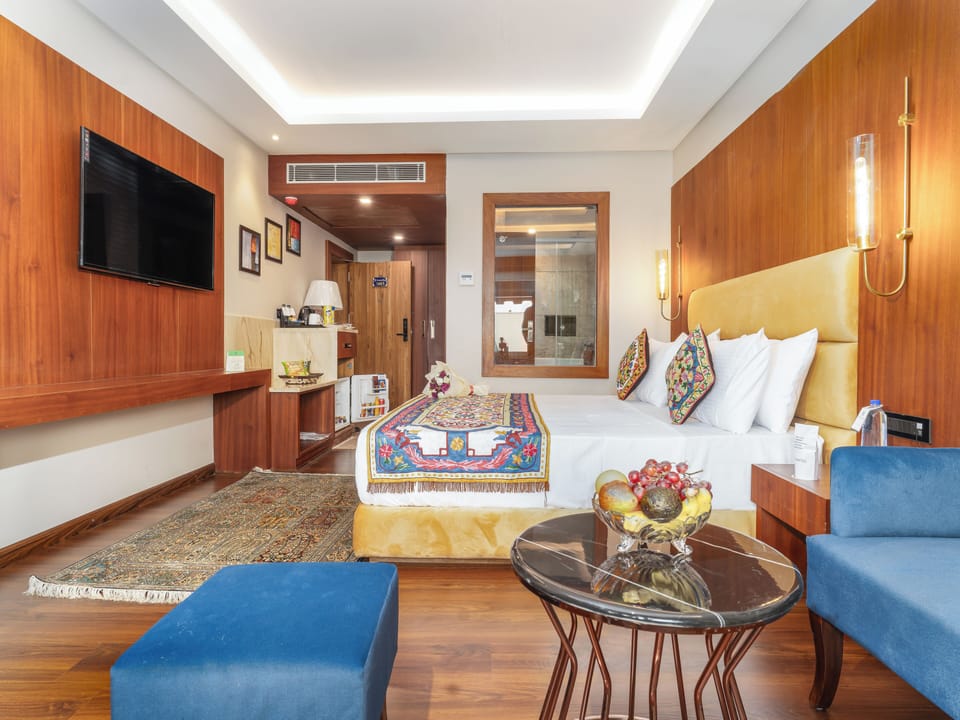 Premium Double Room, Mountain View | In-room safe, desk, laptop workspace, soundproofing