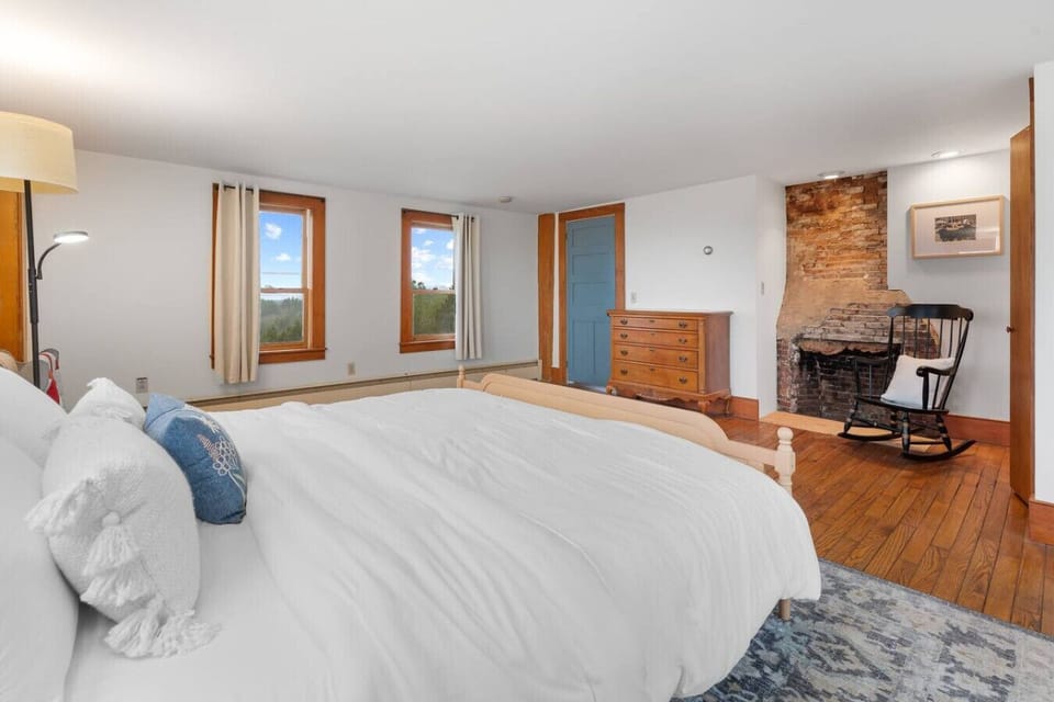 Bedroom Living Space