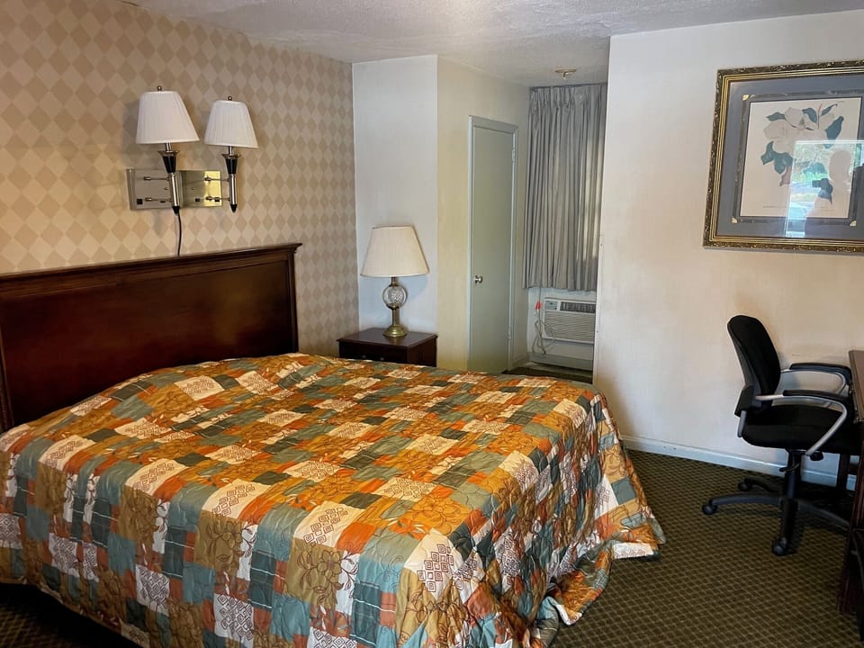 Classic Single Room | Desk, WiFi (free), bed sheets