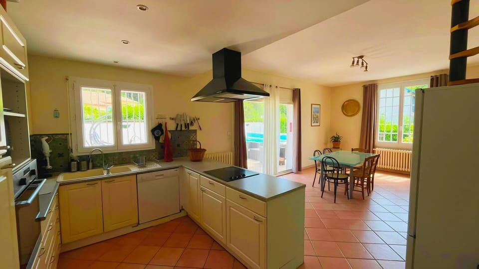 House | Private kitchen | Highchair