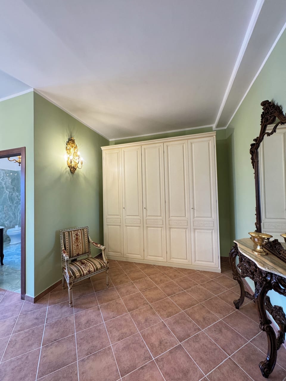 Luxury Triple Room, Hill View | Premium bedding, WiFi (free), bed sheets