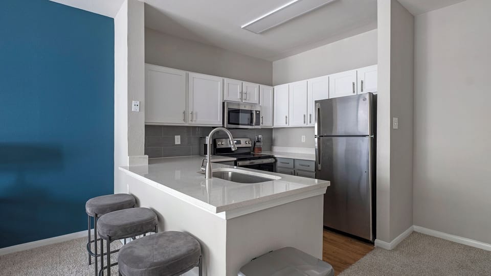 Apartment, 1 Bedroom | Private kitchen | Microwave, oven, stovetop, dishwasher