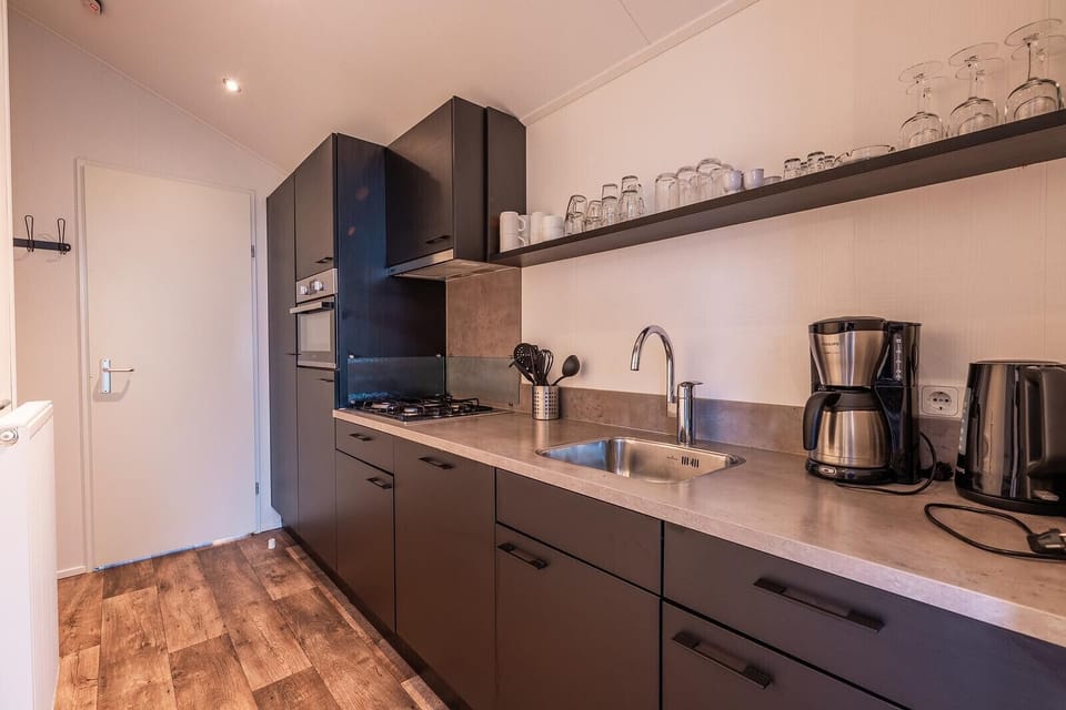 Holiday park on the Maas – Drielse Lande 4 – kitchen