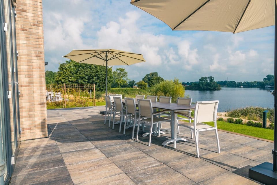 Vakantiepark Aan de Maas - Pavilion l'etage Sauna 10 - terrace