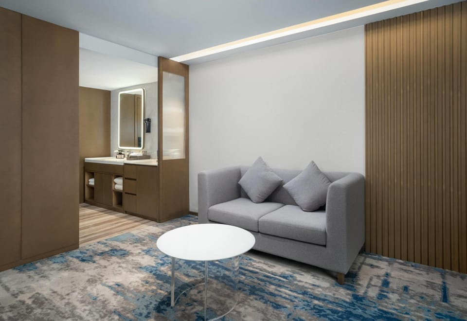 Suite, 1 King Bed, Non Smoking