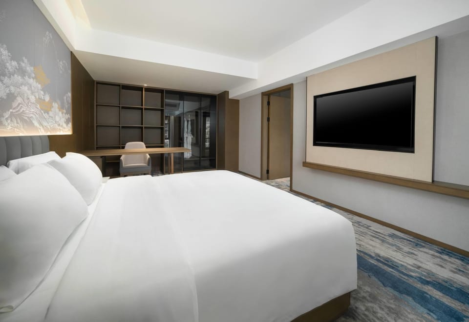 Suite, 1 King Bed, Non Smoking