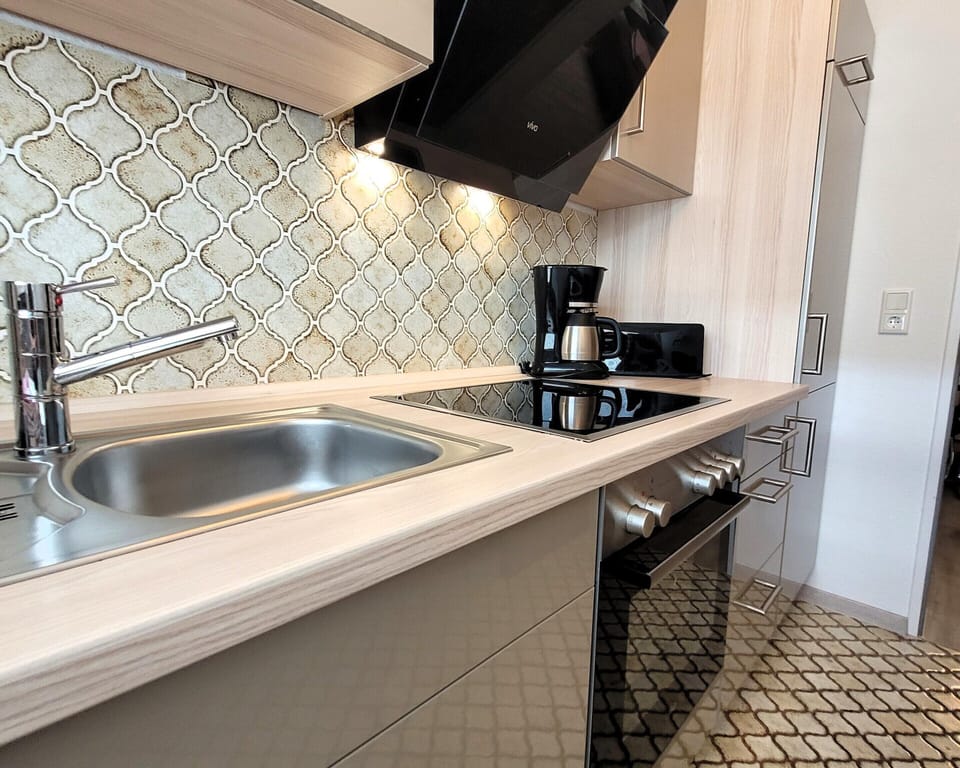 Apartment | Private kitchen | Cookware/dishes/utensils