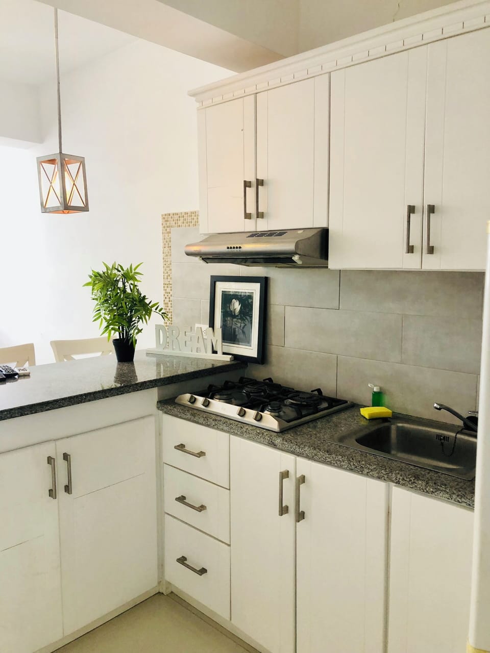 Suite | Private kitchen | Dining tables