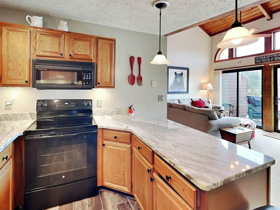 Studio (3 Bedrooms) | Property amenity