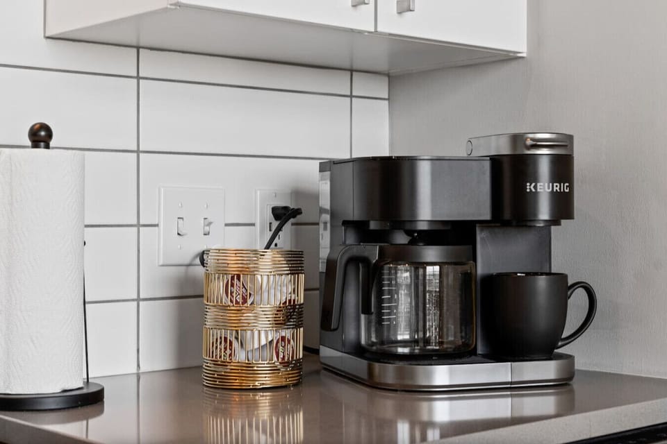 Wake up your way with a dedicated coffee and tea bar.