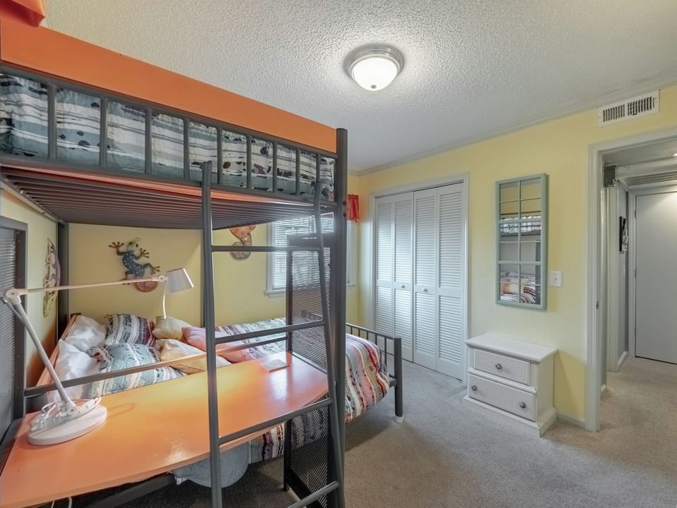 Condo (2 Bedrooms) | Property amenity