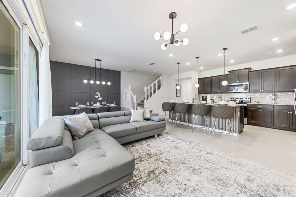 House (5 Bedrooms) | Property amenity