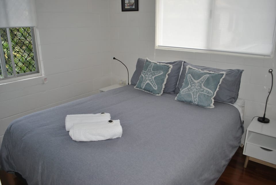 Main Bedroom - Queen Bed