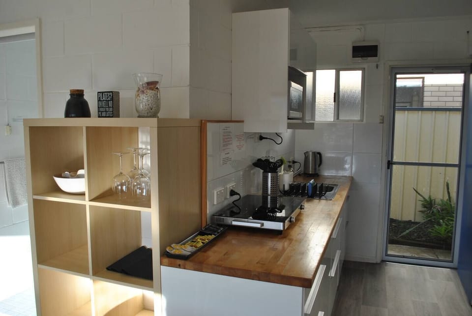 Kitchenette (1)
