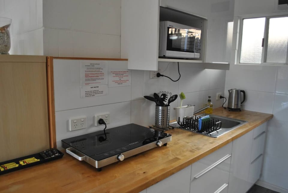 Kitchenette (2)