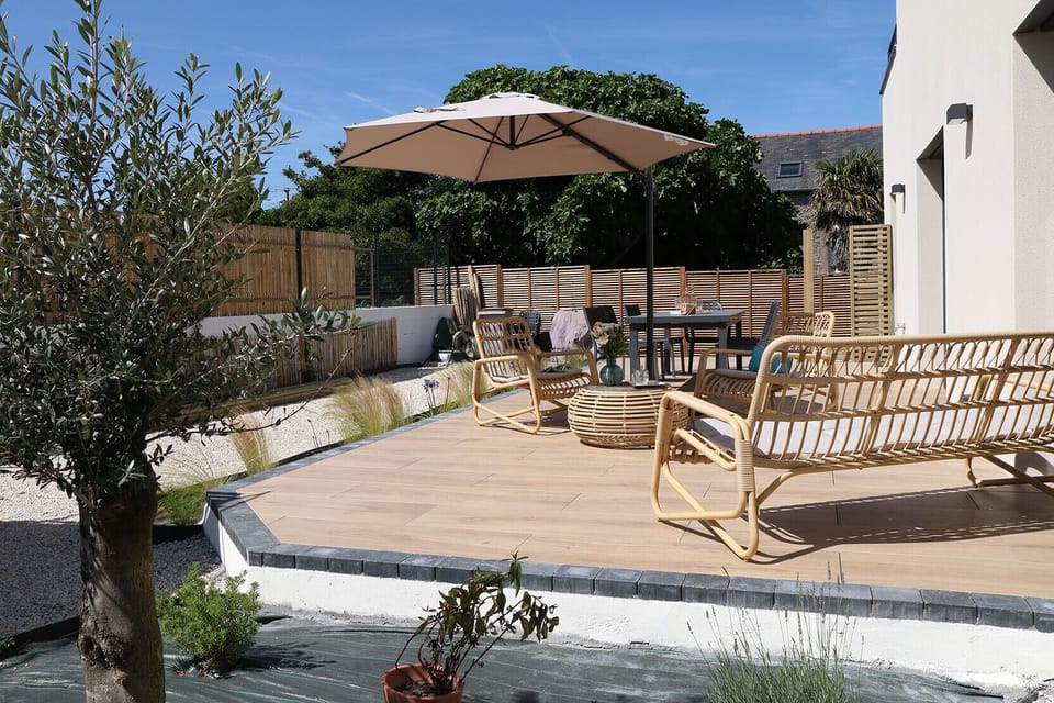 Large south-west-facing terrace