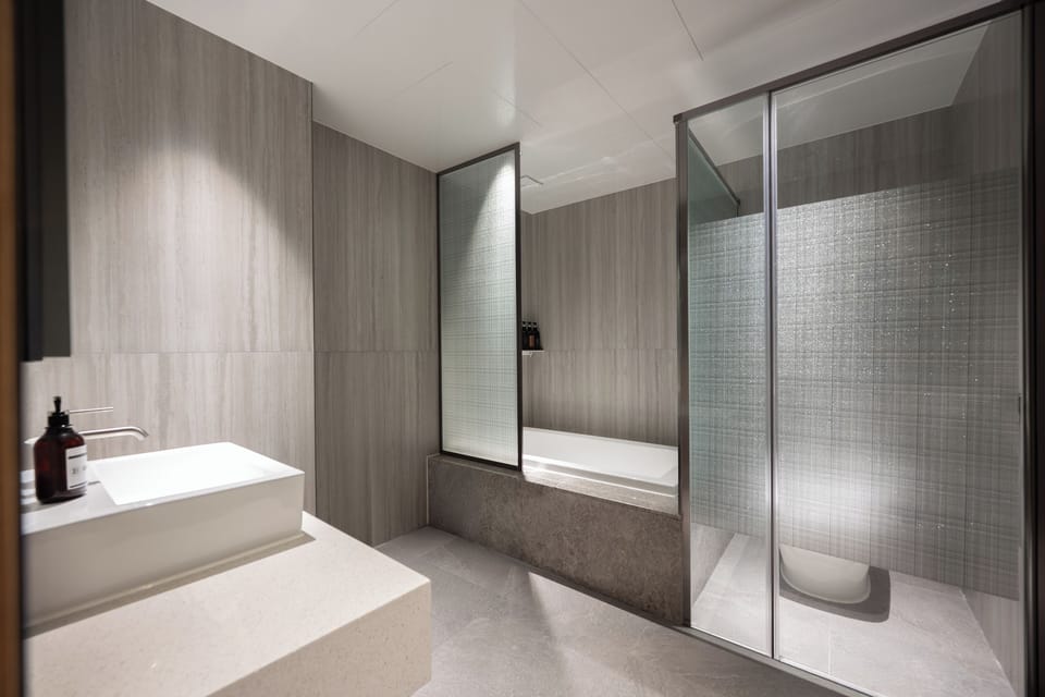 Deluxe Double Marvel Spa | Bathroom | Hair dryer, bidet, towels, toilet paper